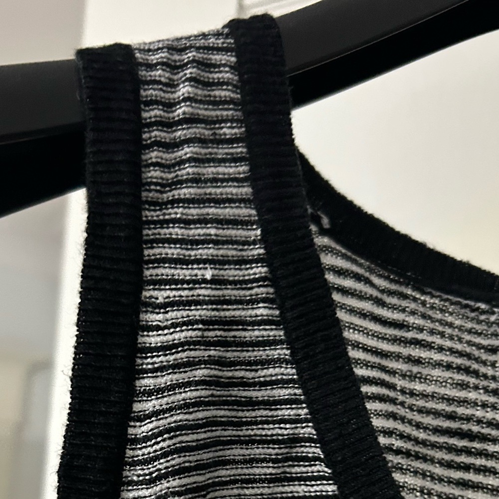 Banana Republic Black and White Striped Tank Top - linen/viscose blend - Large - Picture 2 of 9